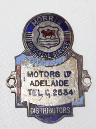 1940's Cloisonne Morris Universal Service Radiator Emblem Badge (1 of 2)