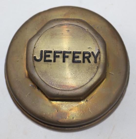 1914-15 Jeffery Threaded Brass Automobile Hubcap (1 of 2)