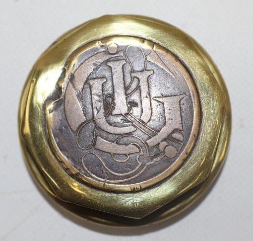 LeGui Brass Threaded Automobile Hubcap: 2.50" diameter