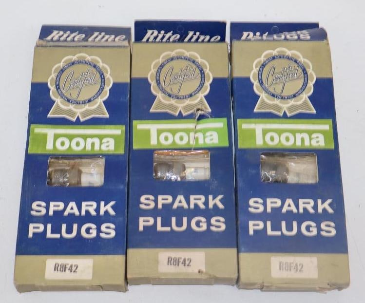 Group of 3 Rite Line Spark Plugs In Original Box (1 of 3)