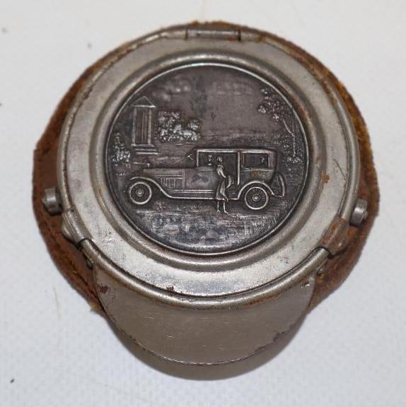 Early Leather Atlantic City Souvenir  Change Purse W/ Early Car Scene (1 of 2)