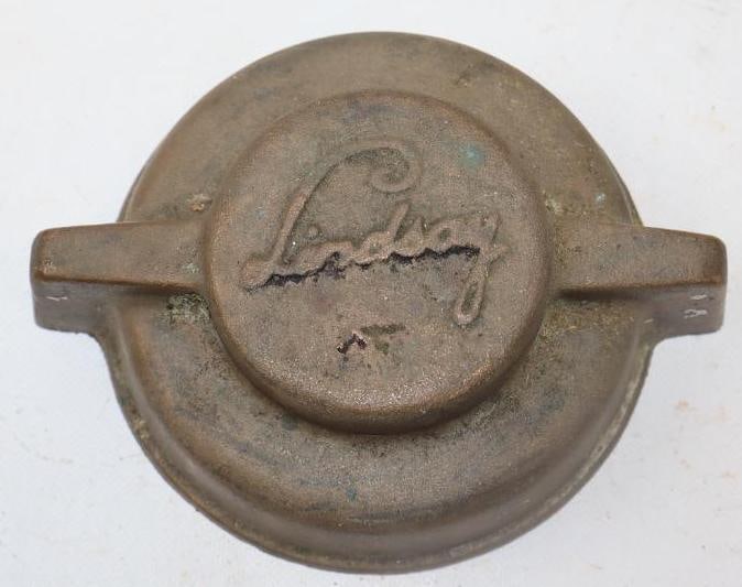 Embossed Lindsay Brass Botte Cap (1 of 2)