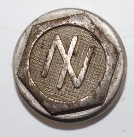 NI Motorcycle/Sidecar Threaded Hubcap (1 of 2)