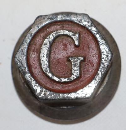 Goulding Motorcycle/Sidecar Threaded Hubcap (1 of 2)