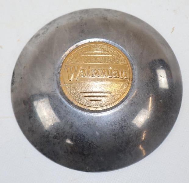 Watsonian Motorcycle/Sidecar Threaded Hubcap (1 of 2)