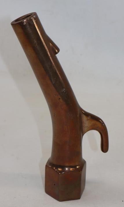 POLISHED BRASS VISIBLE GAS PUMP BANANA NOZZLE. (1 of 4)