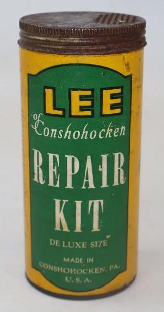 LEE OF CONSHOHOCKEN TIRE REPAIR KIT.: 5.5" 1930'S TIRE REPAIR KIT FOR LEE TIRES. CONDITION: VERY GOOD ALL ORIGINAL CONDITION SHOWING ORIGINAL LID AND CONTENTS. CAN SHOWS ONLY LIGHT USE AND STORAGE WEAR.