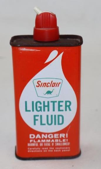 SINCLAIR LIGHTER FLUID HANDY OILER WITH DINO GRAPHIC. (1 of 2)