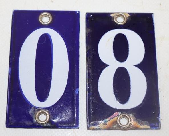 COLLECTION OF 2: 8 & 0 PORCELAIN SIGNS.: 3" X 2" EACH. 1920'S PORCELAIN SIGNS SHOWING 8 & 0. CONDITION: BOTH SHOW EXCELLENT COLOR & GLOSS THROUGHOUT WITH LIGHT WEAR AND CHIPPING AT EDGES OF 8 SIGN. BRIGHT COBALT BLUE PORCELAIN ON EACH.