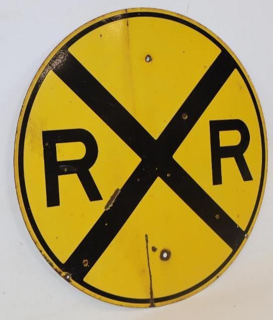 RAILROAD CROSSING PORCELAIN ROADSIDE SIGN. (1 of 4)