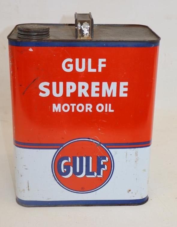 GULF SUPREME MOTOR OILS TWO GALLON CAN WITH GULF DISC GRAPHIC. (1 of 4)