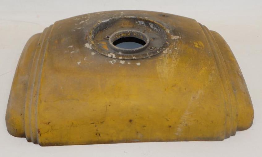 Top of Metal American Beauty 900 Gas Pump w/ Globe Holder (1 of 4)