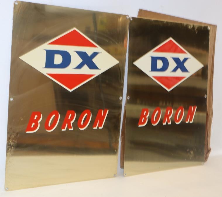 Group of 2 NOS DX Boron Advertising Gas Pump Plates (1 of 4)