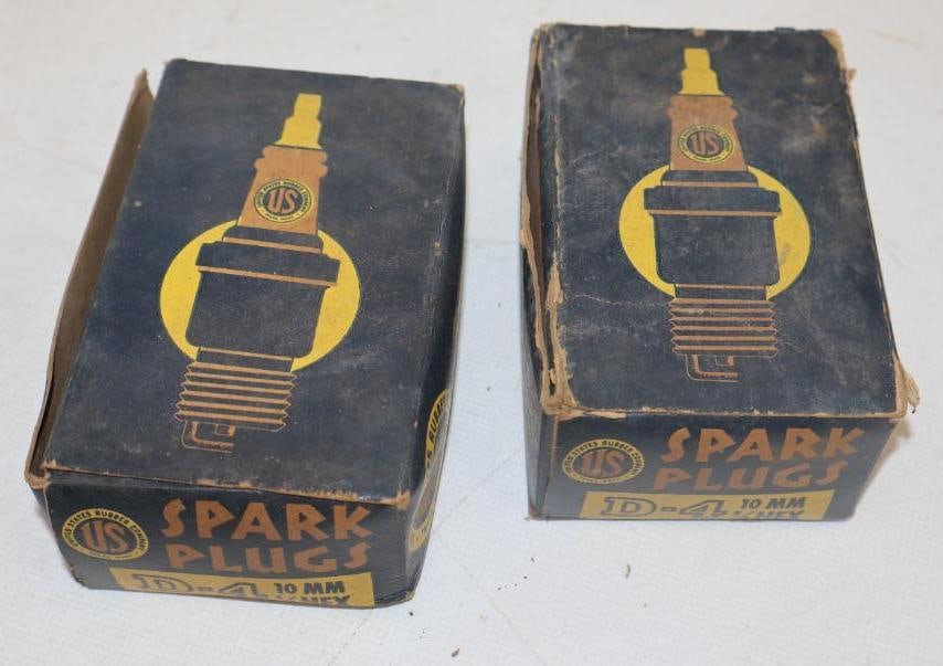 Group of 2 US Rubber Company Spark Plugs And Boxes (1 of 3)
