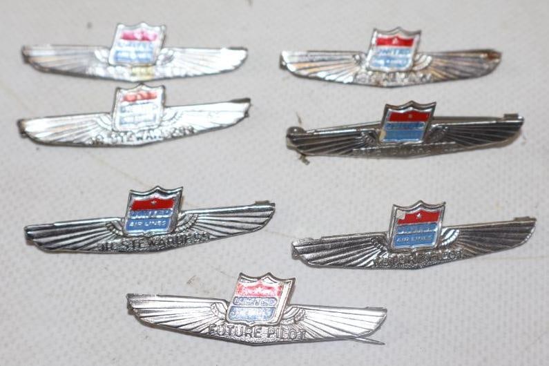 Group of 7 United Air Lines Future Pilot And Junior Pilot Pin Back Badges (1 of 4)