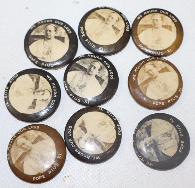 Group of 9 1939  Pope Pius XI Pin Back Badges (1 of 2)
