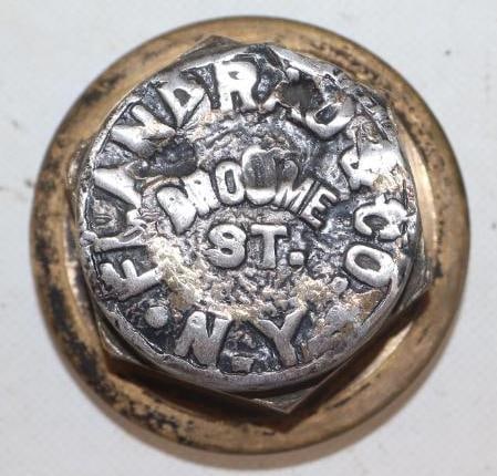 Flandro & Co. Brass NY Threaded Carriage Hubcap (1 of 2)