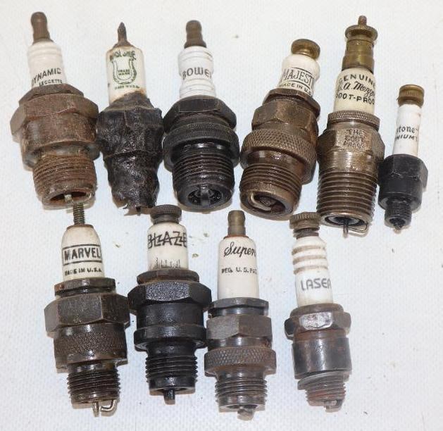 Group of 10 Different Early Automobile Advertising Spark Plugs (1 of 4)