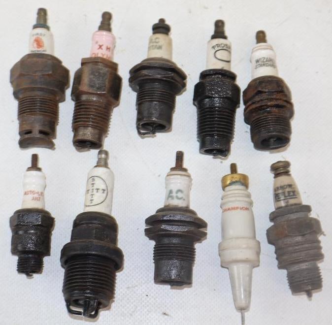 Group of 10 Different Early Automobile Advertising Spark Plugs (1 of 4)