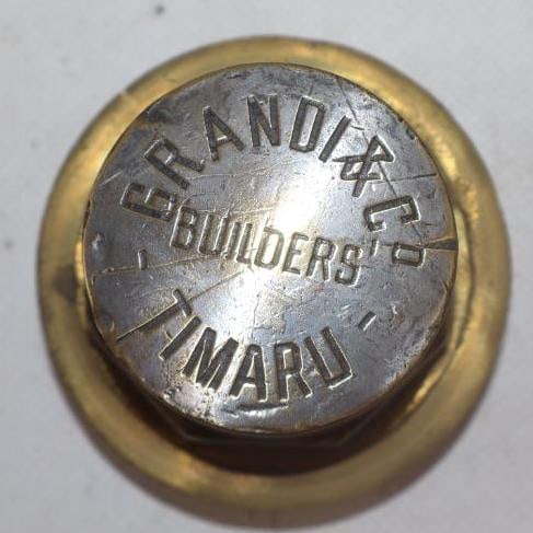Grandi & Co. Builders Timaru Brass Threaded Carriage Hubcap (1 of 2)