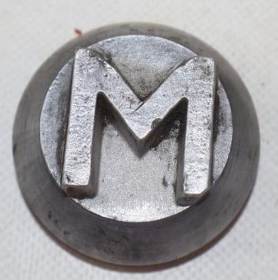 Major Aluminum Threaded Automobile Hubcap (1 of 2)