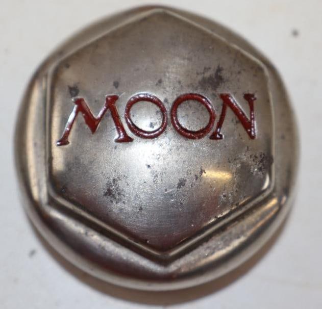 Moon Motor Car Co. Threaded Automobile Hubcap (1 of 2)