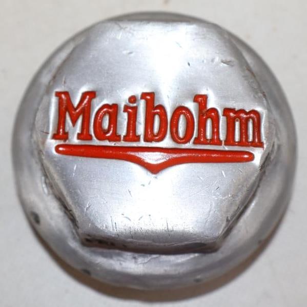 Maibohm Motor Car Co. Threaded Automobile Hubcap (1 of 2)