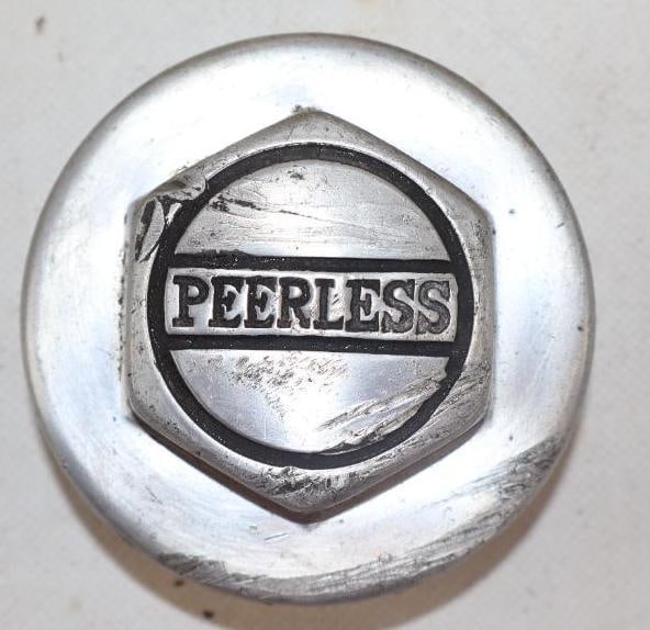 Peerless Motor Car Co. Threaded Automobile Hubcap (1 of 2)
