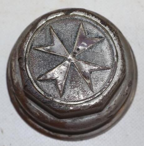 TEMPLAR Brass Threaded Automobile Hubcap: 3" diameter