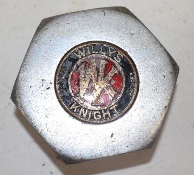 Willys Knight Threaded Automobile Hubcap w/ Cloisonne Emblem (1 of 2)