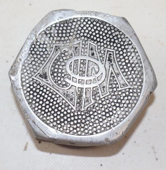 Willys Overland 6 Aluminum Threaded Automobile Hubcap (1 of 2)