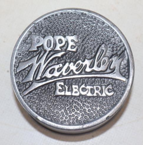 Pope Waverly Electric Threaded Automobile Hubcap: 2.75" diameter