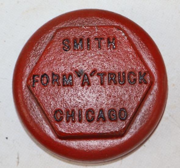 Smith Form "A" Chicago Steel Threaded Automobile Hubcap (1 of 2)