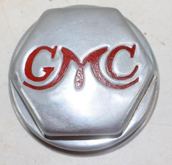 GMC Truck Threaded Automobile Hubcap (1 of 2)