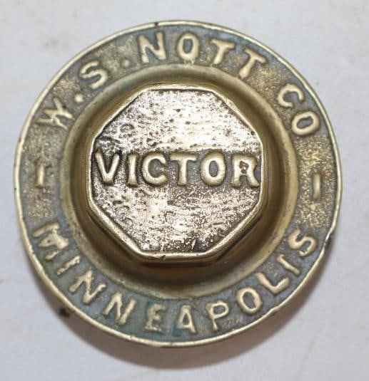 Victor Brass Threaded Automobile Hubcap: 3" diameter
