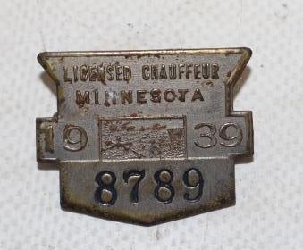 1939 Minnesota Licensed Chauffeur Pin Back Badges: 1.25" x 1"