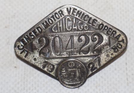 1927 Licensed Motor Vehicle Operator Chicago   Pin Back  Badge (1 of 2)