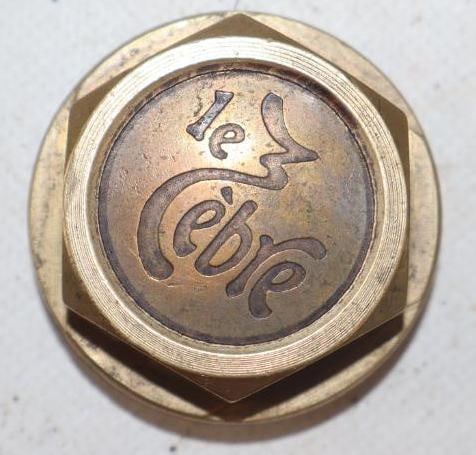 Le Zebre Brass Threaded Automobile Hubcap (1 of 2)