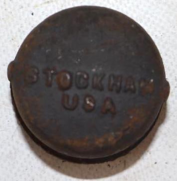 Stockham USA Threaded Automobile Hubcap (1 of 2)