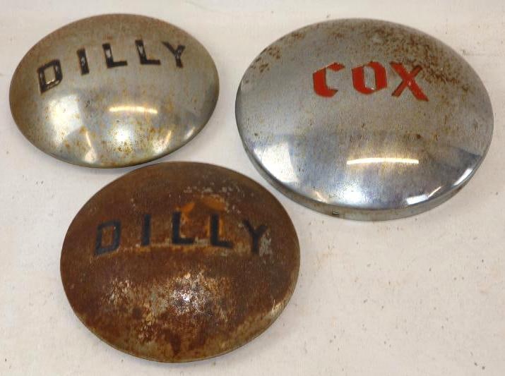 Group of 3 Dilly And Cox Automobile Hubcaps: 9.75" diameter largest