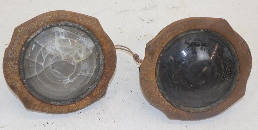 Pair of 1910-14 Packard Taillights: 5" diameter each 1 has cracks