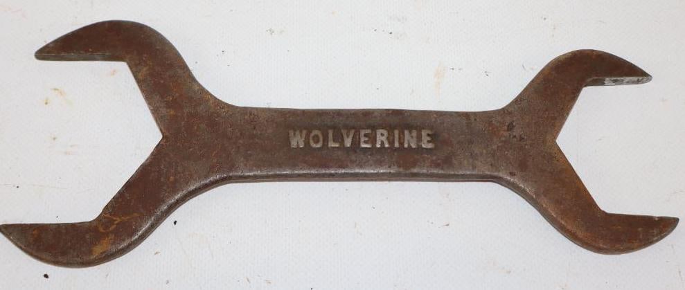 Embossed Wolverine Early Automobile Hubcap Wrench (1 of 3)