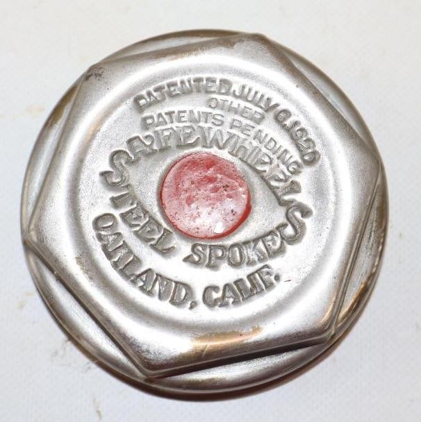 Safe Steel Spoked Wheel Threaded Automobile Hubcap (1 of 2)