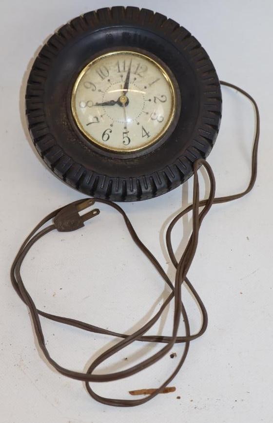 Montgomery Wards River Side Tire Clock (1 of 2)