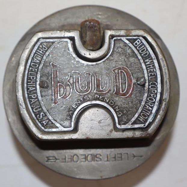 Budd Wheel Corp Threaded Automobile Hubcap (1 of 2)