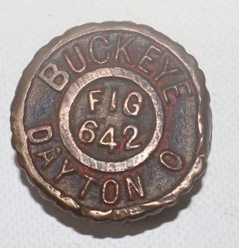 Buckeye Fig 642 Brass Threaded Automobile Hubcap (1 of 2)