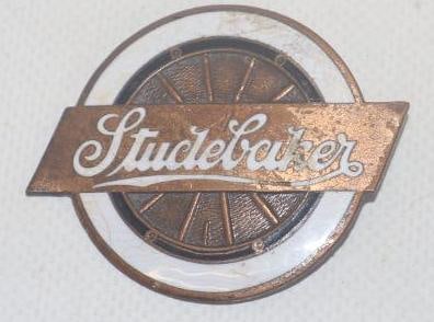 1928 Studebaker (small) Radiator Emblem Badge (1 of 2)
