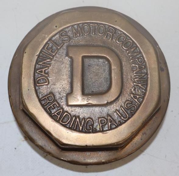 Daniels Motor Company Brass Threaded Automobile Hubcap (1 of 2)