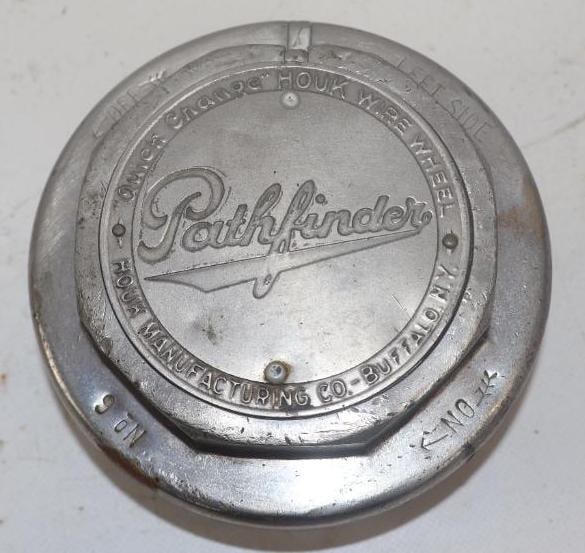 Pathfinder "Quick Change" Houk Wire Wheel Threaded Automobile Hubcap (1 of 2)