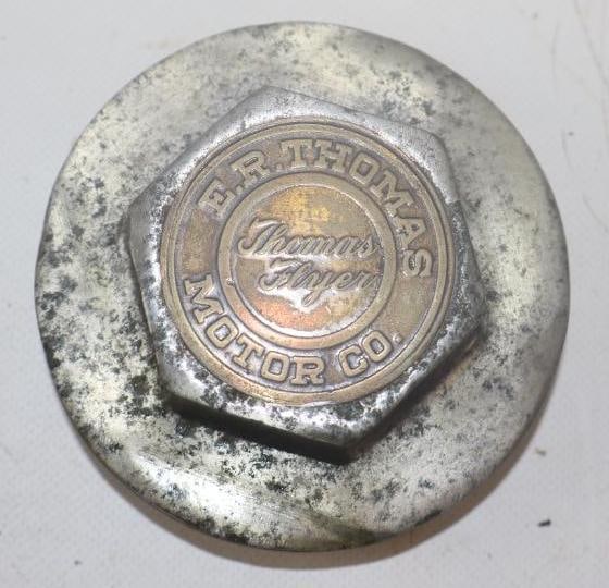 E.R. Thomas Flyer Aluminum Threaded Automobile Hubcap (1 of 2)
